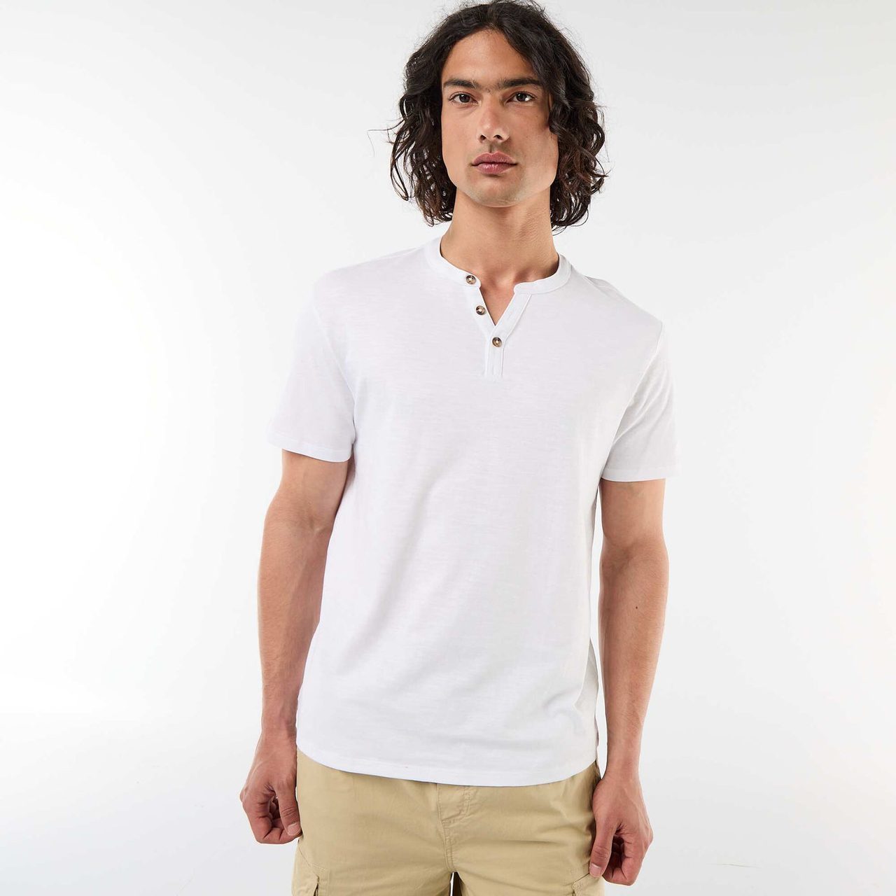 T-shirt col tunisien blanc