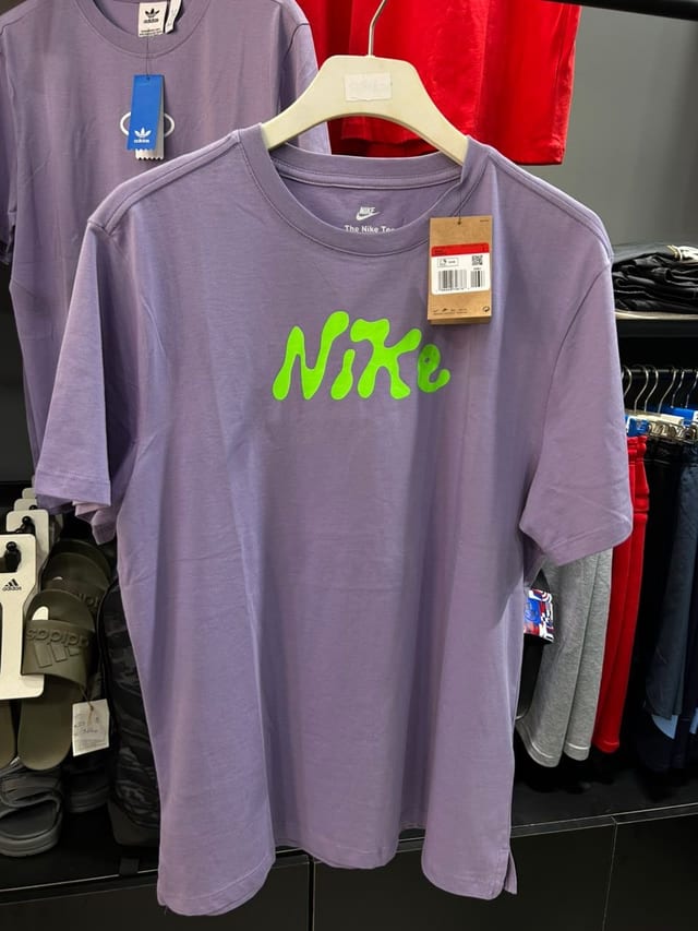 T-shirt Nike Bubble — Lila